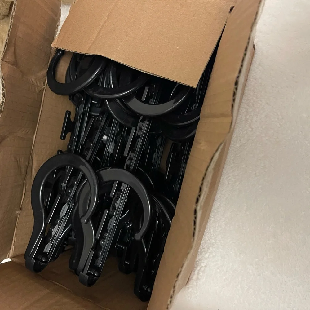 Retractable Hangers